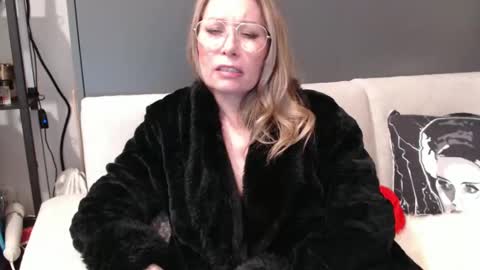 Snapshot of shannon07 chatting on 01/09/25, 12:35 Shannon07 online show from 01/09/25, 12:35