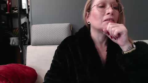 Snapshot of shannon07 chatting on 01/26/25, 03:48 Shannon07 online show from 01/26/25, 03:48