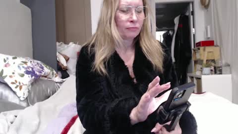 Snapshot of shannon07 chatting on 02/15/25, 02:33 Shannon07 online show from 02/15/25, 02:33