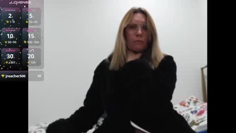 Snapshot of shannon07 chatting on 04/10/26, 03:01 Shannon07 online show from 04/10/26, 03:01