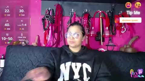 Snapshot of shannon_queen_ chatting on 06/19/26, 04:39 Shannon online show from 06/19/26, 04:39