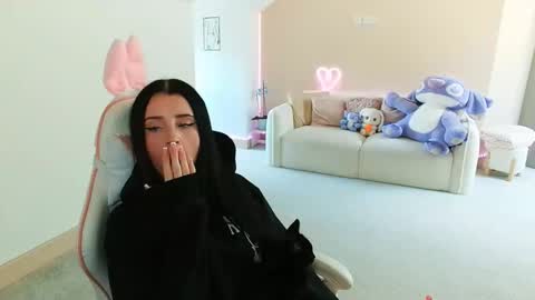 Snapshot of shannonblooms chatting on 09/09/25, 10:48 Shanmais online show from 09/09/25, 10:48