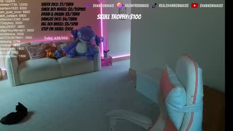 Snapshot of shannonblooms chatting on 11/07/25, 11:21 Shanmais online show from 11/07/25, 11:21