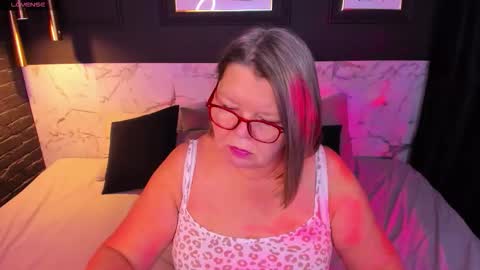 Shannon online show from 12/17/25, 05:02