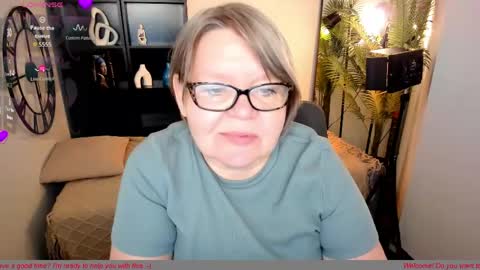 Snapshot of shannonshine chatting on 05/16/26, 06:43 Shannon online show from 05/16/26, 06:43