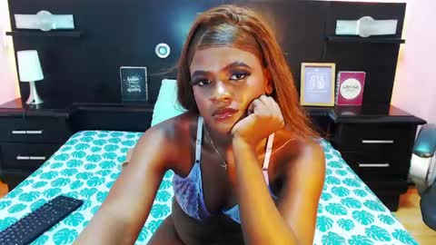 Snapshot of shannysweett chatting on 04/26/26, 01:25 shannysweett online show from 04/26/26, 01:25