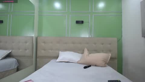 Snapshot of shanon_mature_ chatting on 01/15/25, 01:45 Shanon online show from 01/15/25, 01:45