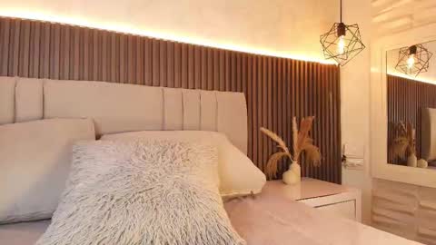 SHANON online show from 12/19/25, 09:00