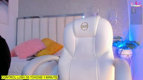 Snapshot of shantal_thompson21 chatting on 04/02/26, 11:41 Shantal online show from 04/02/26, 11:41