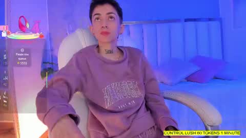 Snapshot of shantal_thompson21 chatting on 06/15/26, 12:51 Shantal online show from 06/15/26, 12:51