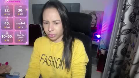 Snapshot of shantalhot69 chatting on 10/16/25, 11:44 Shantal  online show from 10/16/25, 11:44