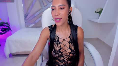 Snapshot of shantall_wills chatting on 01/13/25, 08:15 Shantall wills online show from 01/13/25, 08:15