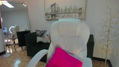 Snapshot of shantall_wills chatting on 02/01/25, 08:47 Shantall wills online show from 02/01/25, 08:47
