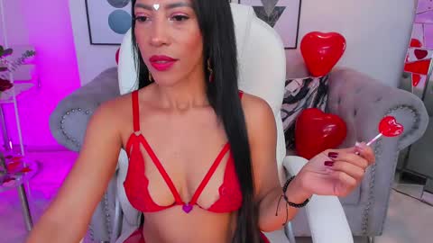 Snapshot of shantall_wills chatting on 02/14/25, 08:26 Shantall wills online show from 02/14/25, 08:26