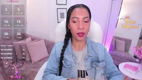 Snapshot of shantall_wills chatting on 10/22/25, 06:51 Shantall wills online show from 10/22/25, 06:51