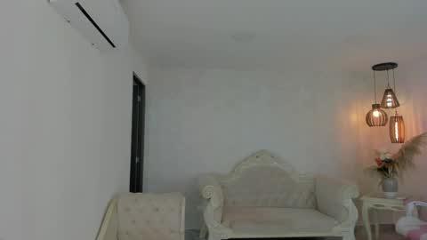 Snapshot of shantallknowless chatting on 02/10/25, 12:39 ShantallKnowles online show from 02/10/25, 12:39