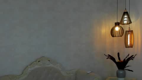 Snapshot of shantallknowless chatting on 02/13/25, 01:37 ShantallKnowles online show from 02/13/25, 01:37