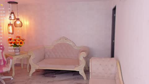 Snapshot of shantallknowless chatting on 11/10/25, 11:31 ShantallKnowles online show from 11/10/25, 11:31