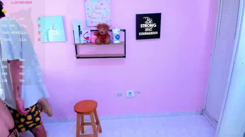 Snapshot of shantals chatting on 10/17/25, 11:07 shantals online show from 10/17/25, 11:07