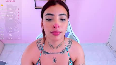 Snapshot of shantals chatting on 10/20/25, 11:27 shantals online show from 10/20/25, 11:27