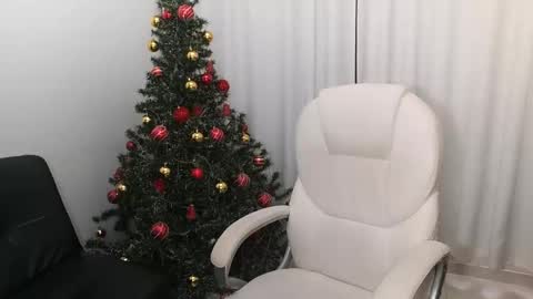 Snapshot of shantalxxx67 chatting on 12/23/24, 09:29 shantal online show from 12/23/24, 09:29