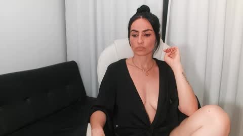 Snapshot of shantalxxx67 chatting on 02/11/25, 03:08 shantal online show from 02/11/25, 03:08