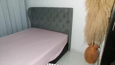 Snapshot of shantalxxx67 chatting on 09/14/25, 11:48 shantal online show from 09/14/25, 11:48