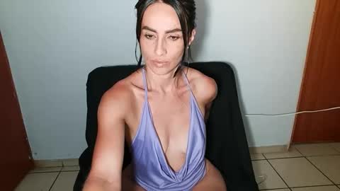 Snapshot of shantalxxx67 chatting on 11/19/25, 11:27 shantal online show from 11/19/25, 11:27