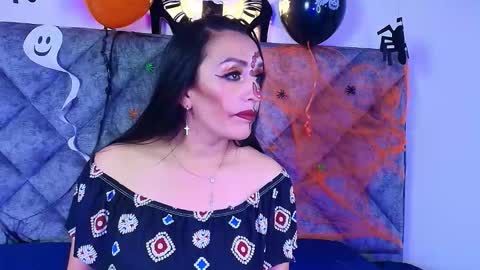 Snapshot of shantey_laurent chatting on 11/01/25, 03:03 shantey online show from 11/01/25, 03:03