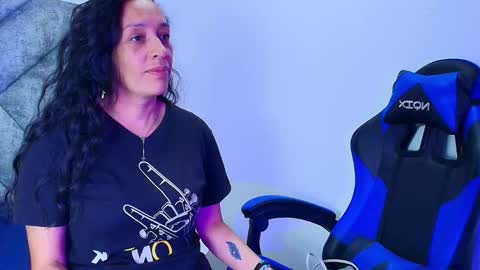 Snapshot of shantey_laurent chatting on 11/08/25, 01:44 shantey online show from 11/08/25, 01:44