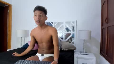 Snapshot of shantiwest chatting on 11/01/25, 03:52 Shanti Wets Brunette online show from 11/01/25, 03:52