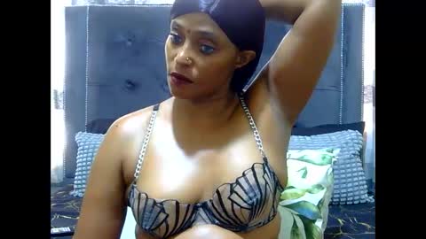 Snapshot of shany922 chatting on 02/09/25, 01:46 shany922 online show from 02/09/25, 01:46