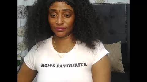 Snapshot of shany922 chatting on 09/28/25, 09:53 shany922 online show from 09/28/25, 09:53