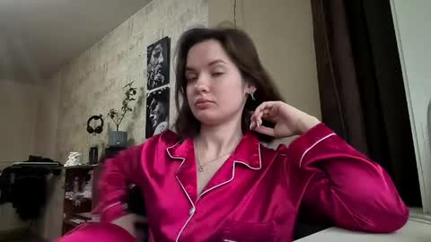 Snapshot of sharellmeteer chatting on 05/04/26, 10:28 Nika online show from 05/04/26, 10:28