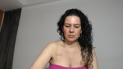 Snapshot of sharickleon11 chatting on 09/20/25, 12:33 sharickleon11 online show from 09/20/25, 12:33