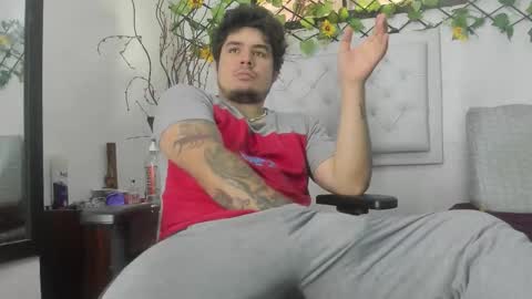 jhon deibyd online show from 10/13/25, 06:08