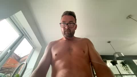 Snapshot of sharksboy16 chatting on 07/26/26, 05:15 Sharksboy online show from 07/26/26, 05:15