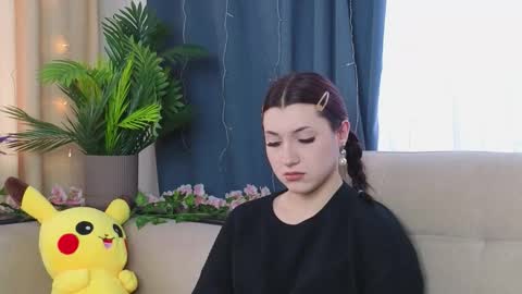 Snapshot of sharlacummer chatting on 11/19/25, 08:58 Ashley online show from 11/19/25, 08:58