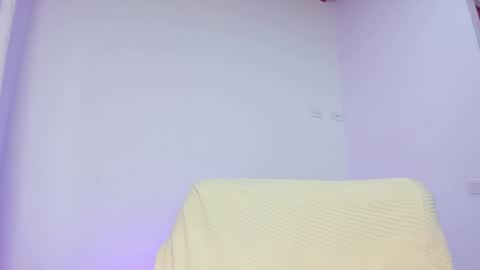 Hi fiends ---- I usually start online from Monday to Friday from 1000 am Saturdays and Sundays at 600 am Colombia time online show from 03/11/25, 06:30