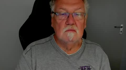 Snapshot of sharlots_pet chatting on 04/28/26, 09:47 sharlots_pet online show from 04/28/26, 09:47
