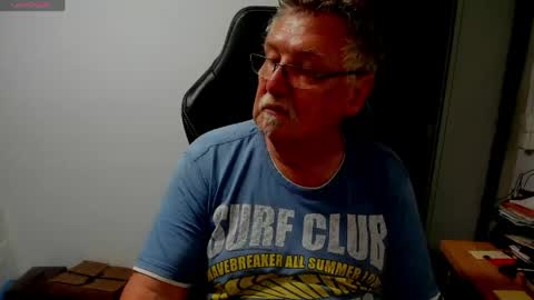 Snapshot of sharlots_pet chatting on 05/27/26, 12:02 sharlots_pet online show from 05/27/26, 12:02