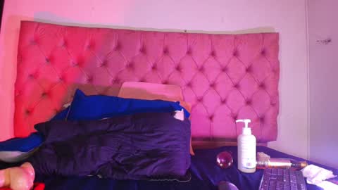 Snapshot of sharlott_kiss chatting on 12/31/24, 03:20 Sharlott online show from 12/31/24, 03:20