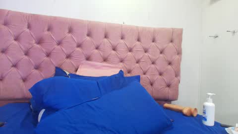 Snapshot of sharlott_kiss chatting on 01/10/25, 05:56 Sharlott online show from 01/10/25, 05:56