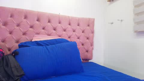 Snapshot of sharlott_kiss chatting on 01/13/25, 11:52 Sharlott online show from 01/13/25, 11:52