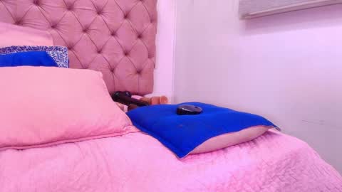 Snapshot of sharlott_kiss chatting on 02/07/25, 06:02 Sharlott online show from 02/07/25, 06:02