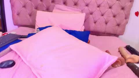 Snapshot of sharlott_kiss chatting on 02/22/25, 03:36 Sharlott online show from 02/22/25, 03:36