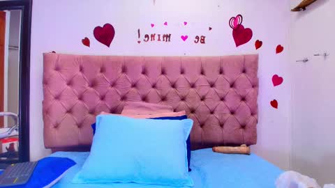 Snapshot of sharlott_kiss chatting on 02/25/25, 12:03 Sharlott online show from 02/25/25, 12:03