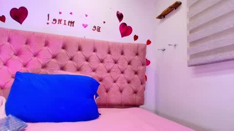 Snapshot of sharlott_kiss chatting on 02/26/25, 11:52 Sharlott online show from 02/26/25, 11:52