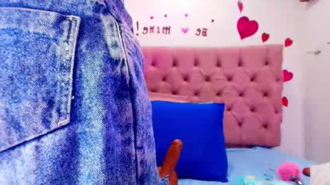 Snapshot of sharlott_kiss chatting on 03/12/25, 11:53 Sharlott online show from 03/12/25, 11:53