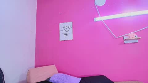 Snapshot of sharlott_kiss chatting on 10/08/25, 03:04 Sharlott online show from 10/08/25, 03:04